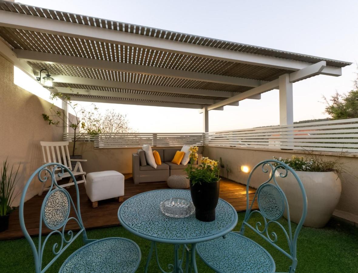 Villa אוסנתה סוויטת בוטיק עם בריכה פרטית Kefar Weradim Esterno foto